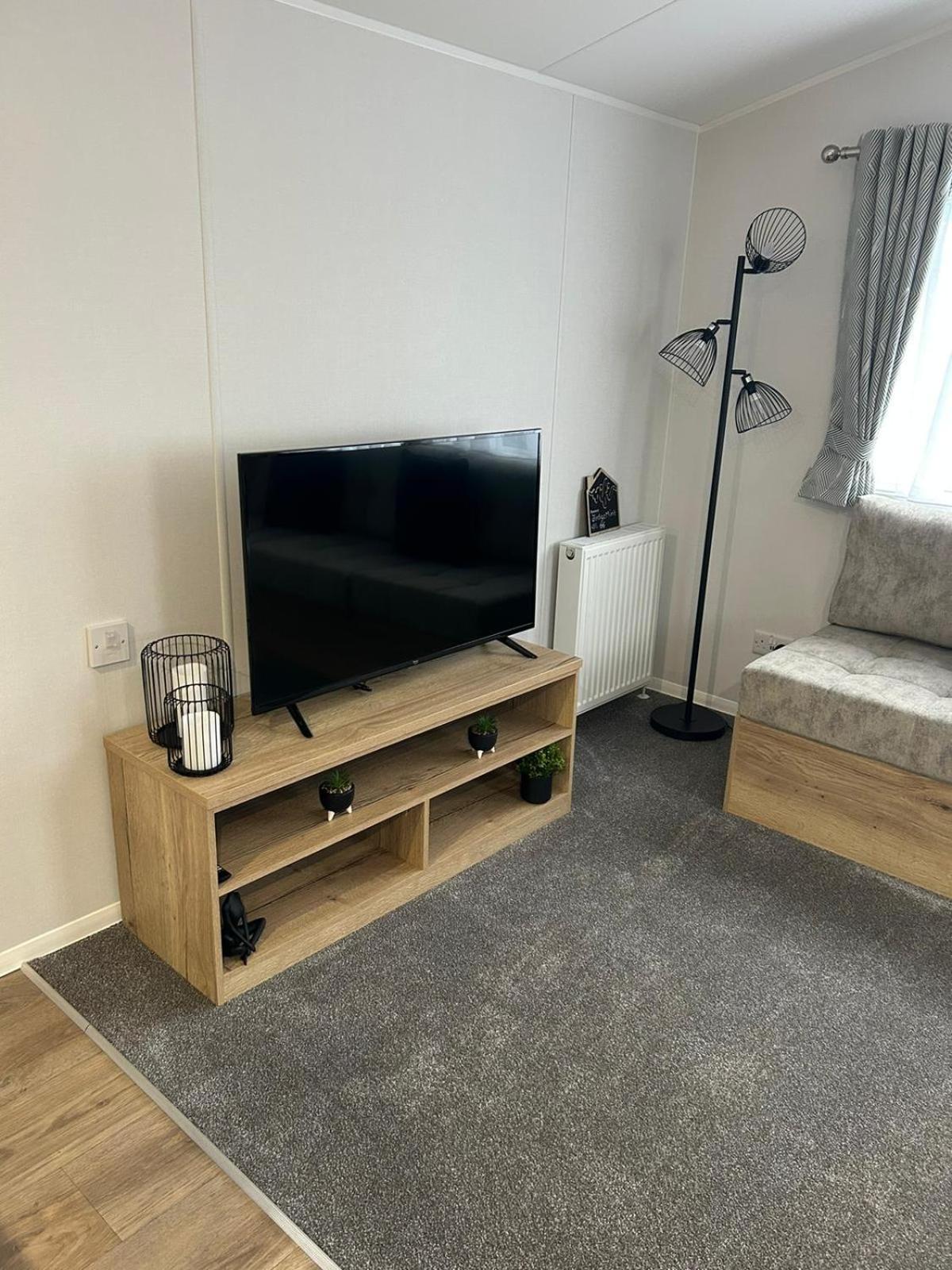 Lyons Robin Hood Hv55 Apartment *